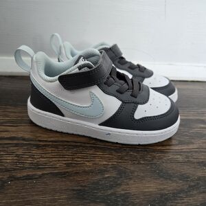 Nike Kids Black and Light Blue Sneakers